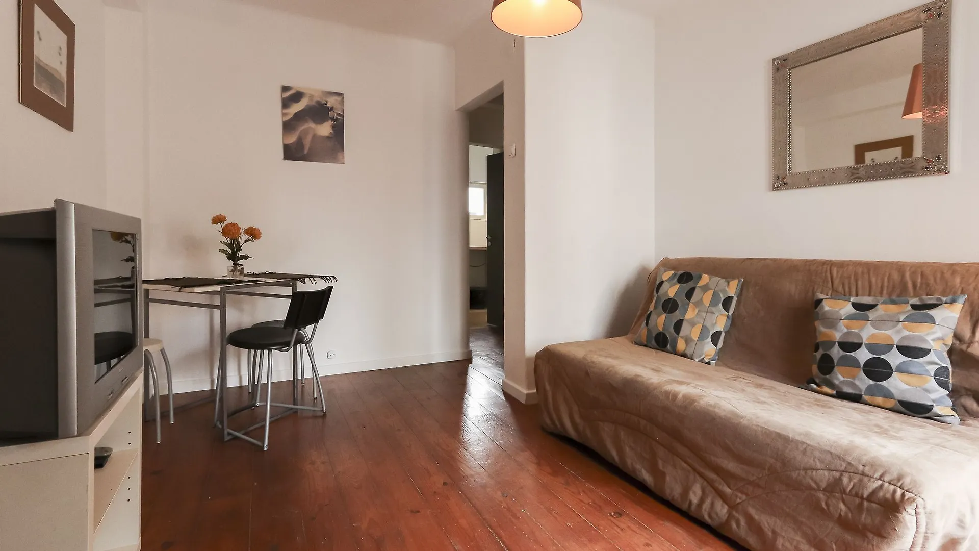 Combro Classic By Homing Lisbon Apartment